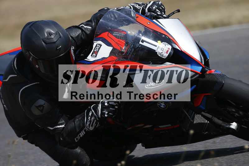 /Archiv-2023/28 05.06.2023 Moto Club Anneau du Rhin/rouge-expert/1